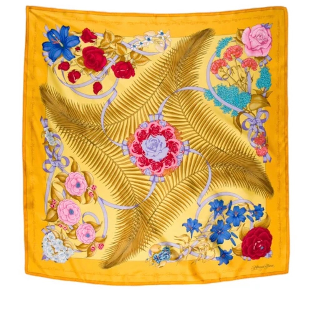 HERMÈS
Fleurs de L'Opera Scarf